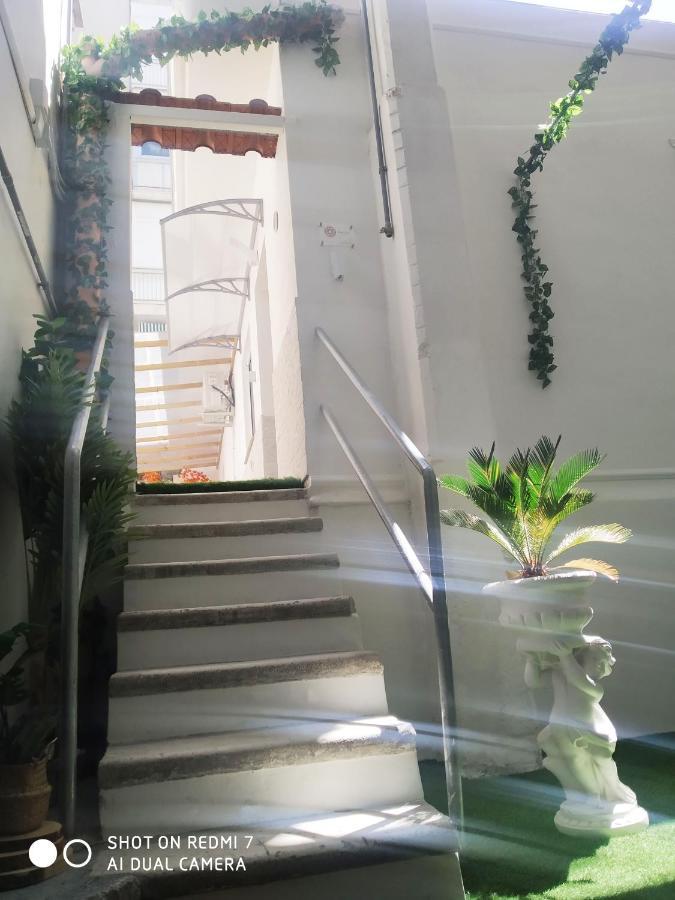 Aurisa Apartment Bari Exteriör bild